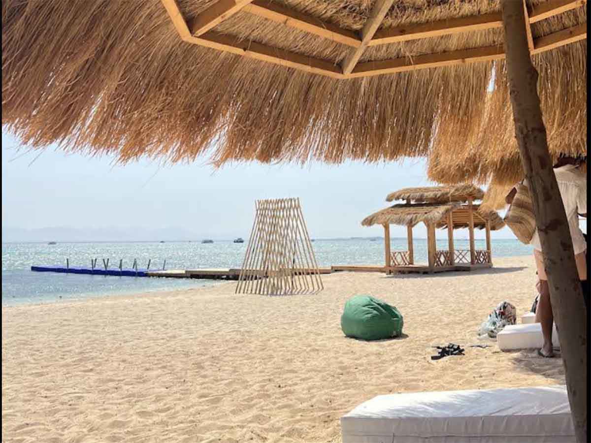 Amwaj Island VIP from Hurghada — Island Day Trip